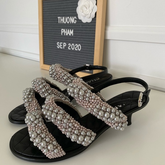 Chanel shoes - Picture 3 of 12